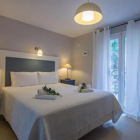 Elaia & No.3 Apartment